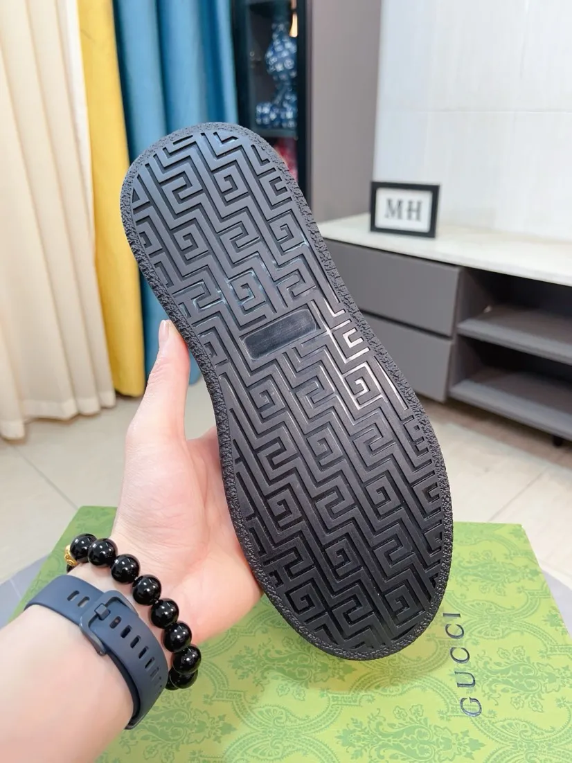 Men's shoes 💰458🌹🌹[GUCCI] Gucci's new lace-up casual men's shoes are on the market first, and the materials and workmanship are superior to all versions on the market. The highest quality shipped first-layer cowhide with imported original perforated materials➕Genuine leather lining, privately molded soft outsole, high foot comfort, imported special materials highlight the brand's unique charm, high-end customization 38-44